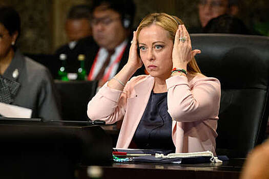 Мелони заявила, что ее советник уходит в отставку после разговора с пранкерами