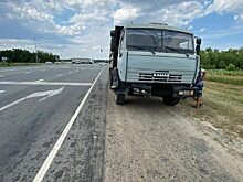 Водитель Lada пострадал в столкновении с КамАЗом под Саратовом