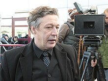 «Отбивать атаку» журналистов: семья освобожденного по УДО Михаила Ефремова наймет охрану возле дома актера