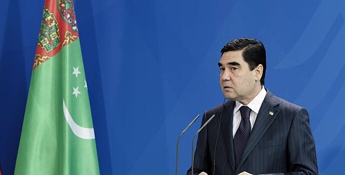 Парламент Туркменистана признал Бердымухамедова почётным старейшиной