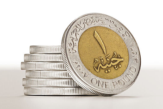 Каир обвалил курс фунта ради кредита от МВФ