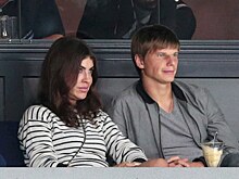 Экс-супруга Андрея Аршавина забрала дочек и ушла из дома из-за травли со стороны матери и сына