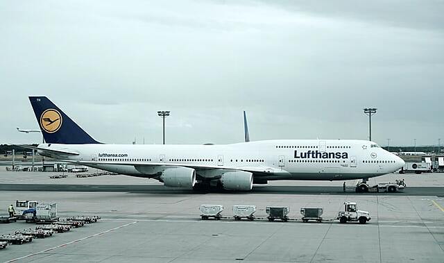 Авиакомпания Lufthansa отменит более двух тысяч рейсов