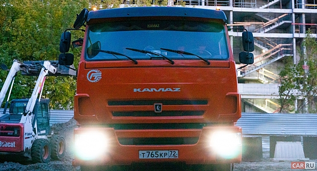 Автопром СССР. Наглядная агитация КАМАЗа