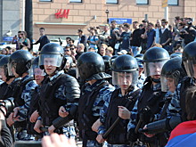 Прокурор попросил оштрафовать участницу митинга Навального за нападение на полицейского