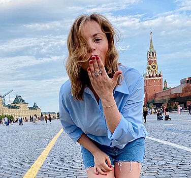 «Красивая. Настоящая. Нежная»: поклонники Юлии Проскуряковой в восторге от ее фото с минимумом макияжа