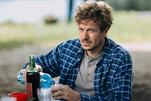 Семейная драма "Время Счастливых" с Жизневским и Лерман выйдет в марте