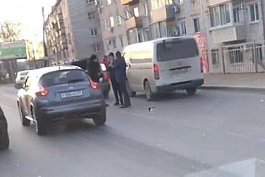 Попавшего под колёса машины хабаровчанина увезли в реанимацию