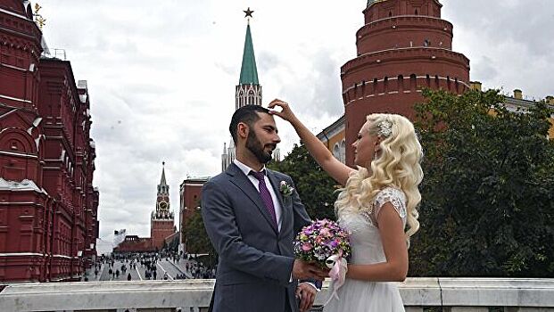 В Москве назвали самый популярный сезон для проведения свадеб