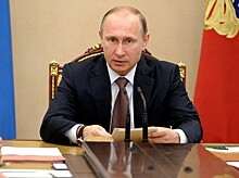 Путин поручил разработать программы поддержки семей
