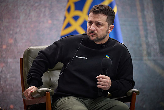 Зеленский сравнил конфликт на Украине с большим пирогом, который нужно разделить на части