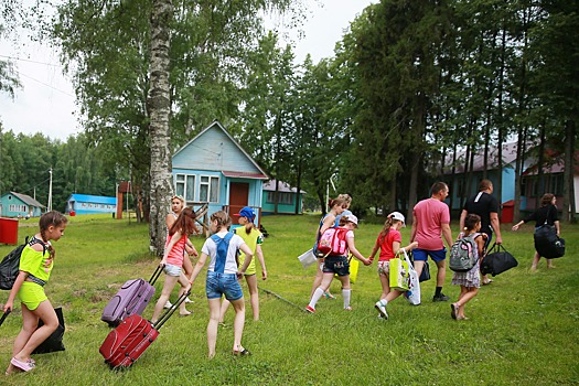 Около четверти миллиона детей Северного Кавказа отдохнут в летних лагерях