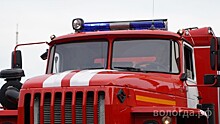 Два гаража тушили накануне пожарные в Вологде