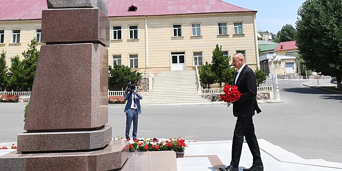 Ильхам Алиев в ходе рабочей поездки посетил несколько районов Азербайджана