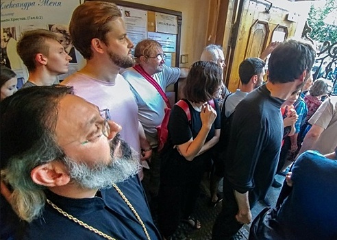 РПЦ: священник не укрывал протестующих в храме на акции протеста в Москве