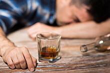 Нарколог Исаев: россияне пьют из-за факторов стресса на фоне передела мира