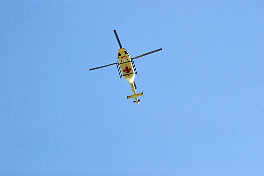 На Кутузовском проспекте в Москве приземлился вертолет санавиации