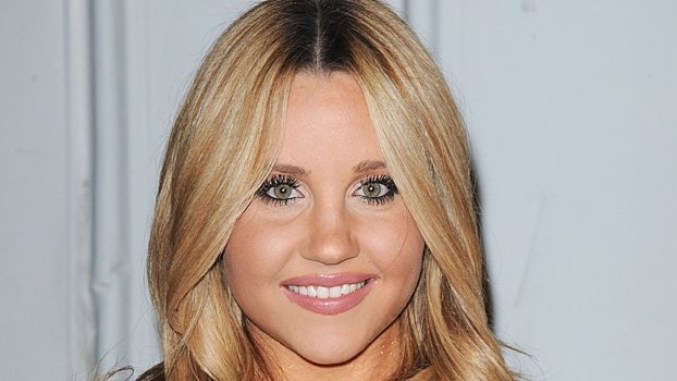 Звезда фильма «Она — мужчина» показала фото после увеличения губ