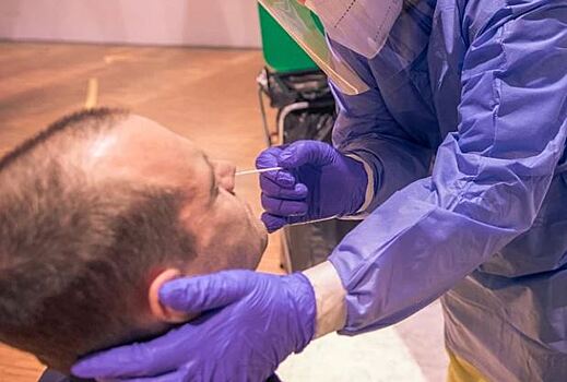 Etihad Airways отменила требование ПЦР-теста для привитых при посадке на самолет