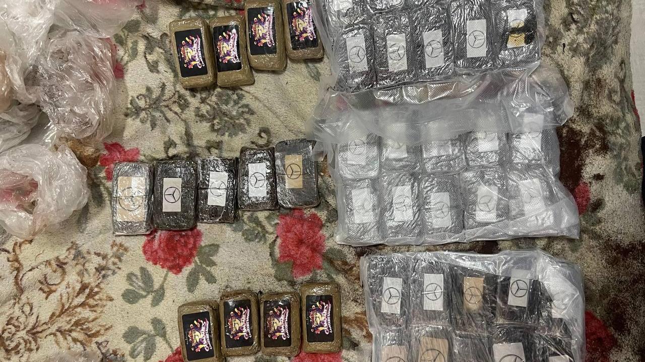 Полицейские изъяли более 4,5 кг гашиша у жителя Якутии, работавшего на теневой наркомаркет