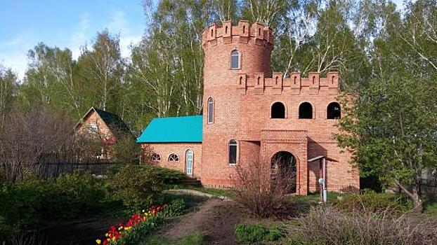 В Омске уходит с молотка средневековый замок