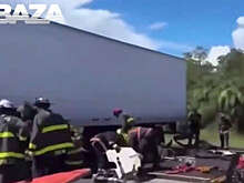 Baza: в США мигрант развернулся на грузовике через всю дорогу и устроил ДТП