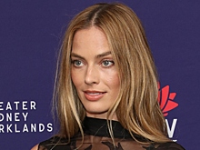 Марго Робби пришла на фестиваль в прозрачном платье