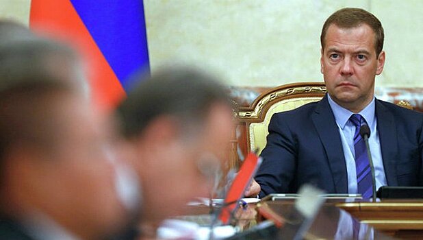 Медведев распределил 9 регионам 250 млн рублей