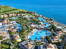 Греция открыла границы и отменила карантин для туристов