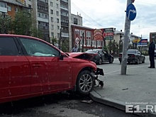 На Восточной после столкновения двух иномарок образовалась пробка