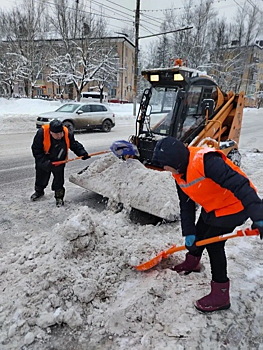 За сутки на снежные свалки отправлено 1,7 тысячи кубометров снега