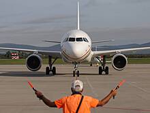 Пассажирка самолета EasyJet лишилась дорогих дизайнерских вещей во время рейса