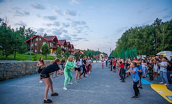 Школьники бесплатно отдыхают на южноуральском курорте «Солнечная долина»