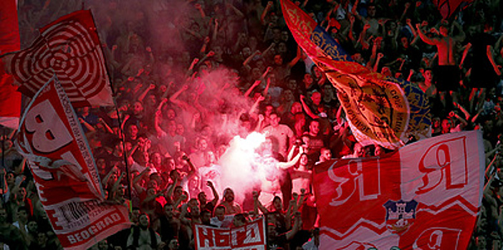 Футбольная война на Балканах: сербы поставили перед стадионом танк, а хорваты — трактор