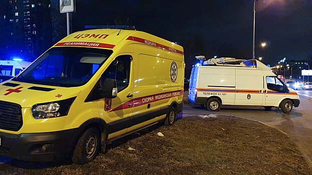 Мужчине сломали руку битой в столичном общежитии