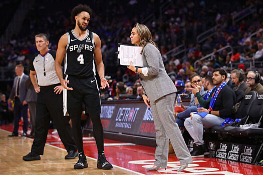 Бекки Хэммон может вернуться в женскую НБА в качестве главного тренера