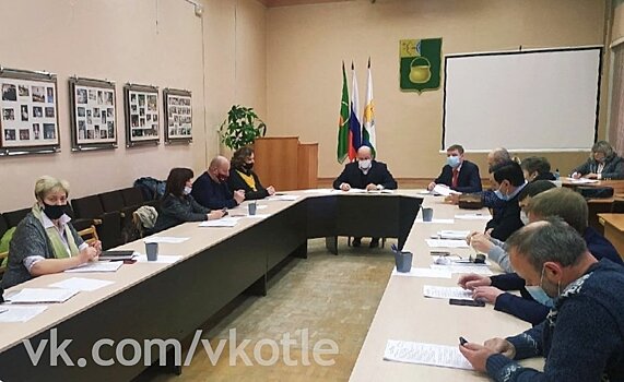          Депутаты приняли отставку главы Котельнича       