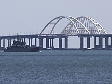 Проезд по Крымскому мосту приостановлен