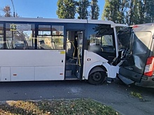 Пассажирский автобус попал в ДТП в Воронеже