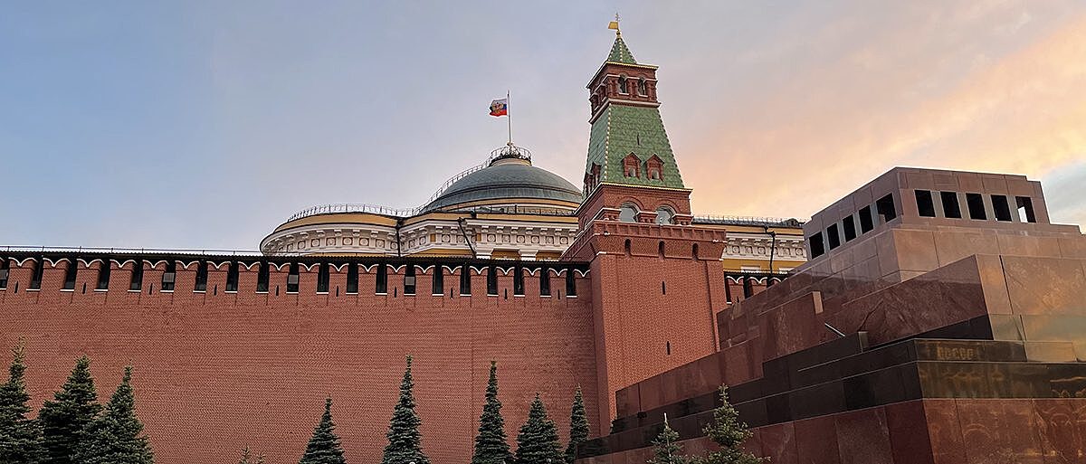 Мавзолей и некрополь у Кремлевской стены закроют на день