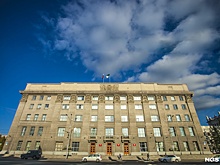 Лепнину поправить надо: в мэрии объяснили, почему снова потратят миллионы на ремонт фасада