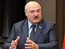 «Нам не до праздников»: Лукашенко поблагодарил военных, несущих службу в новогоднюю ночь