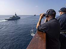 Британские ВМС сообщили о нападении на судно в Красном море