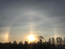 Петербуржцы заметили в небе над городом «три солнца»