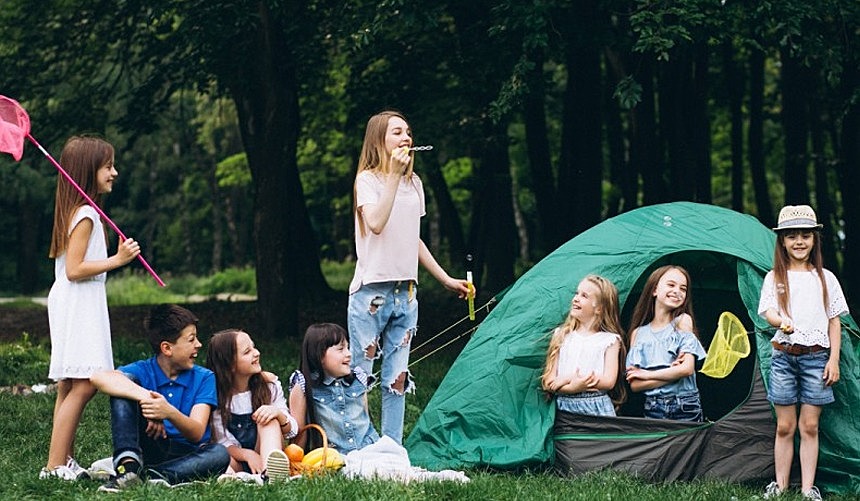 Детский отдых в палатках уравняли  в правах