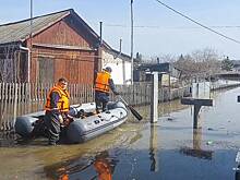 Заглушка не выдержала напор воды вблизи российской деревни