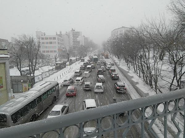 Мэр Владивостока обвинил «холмистость и горы» в транспортном коллапсе
