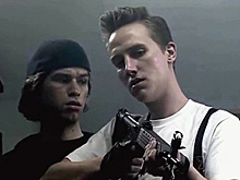 «Те, кто издевается в школе, заслуживают смерти»