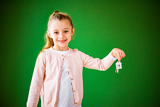 Российским родителям рассказали, почему не стоит оформлять квартиру на детей