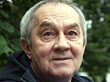 Безутешная вдова и гроб в коридоре: появились первые фото с похорон Сергея Сосновского
